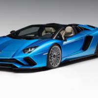 Lamborghini Aventador S Roadster is here and it has 730 horsepower