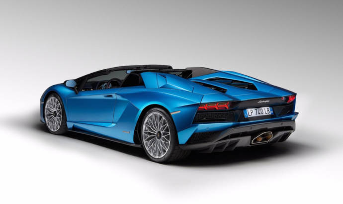 Lamborghini Aventador S Roadster is here and it has 730 horsepower