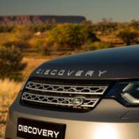 Land Rover Discovery tows 110-ton road train in Australia