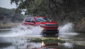 2017 Jeep Compass earns top safety pick from IIHS