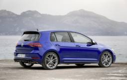 Volkswagen Golf R receives a Performance Pack