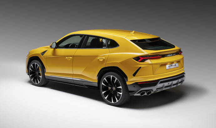 Lamborghini Urus is here - official pictures and details