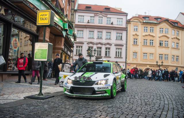 Rally-taxi with the winning Skoda Fabia R5