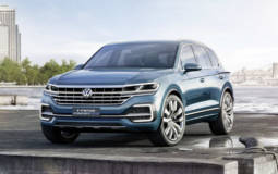 The next generation Volkswagen Touareg will come in April 2018
