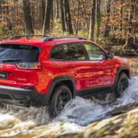 2019 Jeep Cherokee - official pictures and details