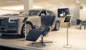 Rolls Royce showroom showcases the Elysium R chair