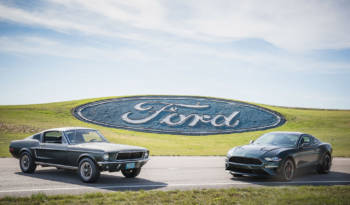 The first 2019 Ford Mustang Bullitt was auctioned for 300.000 USD