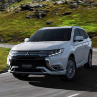 2019 Mitsubishi Outlander PHEV has a new engine