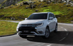 2019 Mitsubishi Outlander PHEV has a new engine