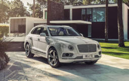 Bentley Bentayga has a plug-in hybrid version with 50 kilometers of electric drive
