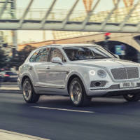 Bentley Bentayga has a plug-in hybrid version with 50 kilometers of electric drive