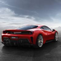 Ferrari 488 Pista supercar revealed