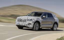 First picture with the all-new Volkswagen Touareg