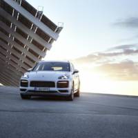 2019 Porsche Cayenne E-Hybrid details announced