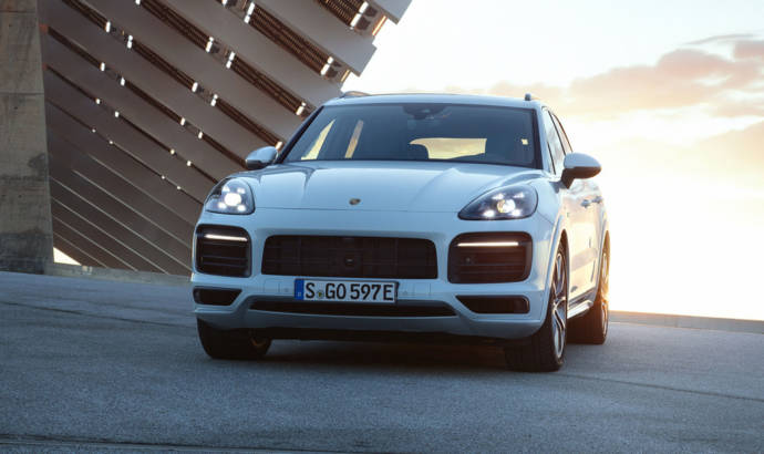 Porsche Cayenne is now available as a PHEV