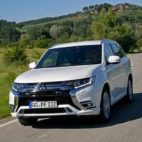 2019 Mitsubishi Outlander PHEV updates detailed