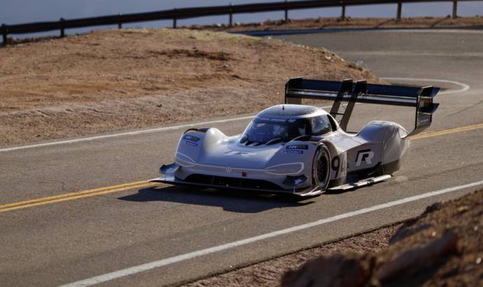 I.D. R Pikes Peak charging system detailed