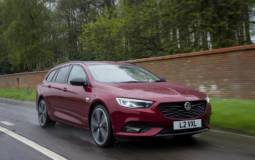 Vauxhall Insignia receives new body colors through Exclusive programs