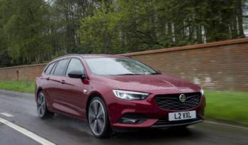 Vauxhall Insignia receives new body colors through Exclusive programs
