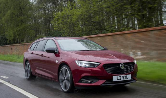 Vauxhall Insignia receives new body colors through Exclusive programs