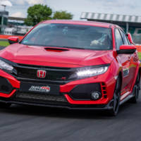 Honda Civic Type R is the fastest FWD car around the Silverstone