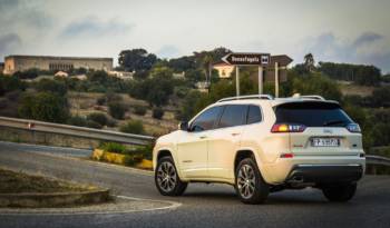 2019 Jeep Cherokee facelift gets detailed