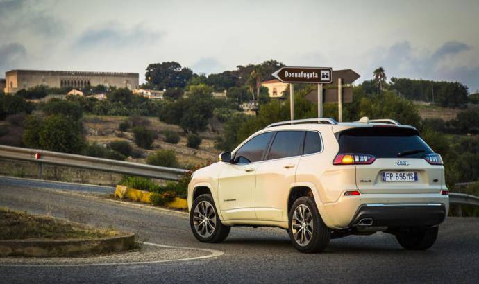 2019 Jeep Cherokee facelift gets detailed