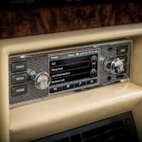 Retro infotainment system for your retro Jaguar Land Rover