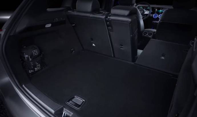 Video - 2019 Mercedes-Benz B-Class interior teaser