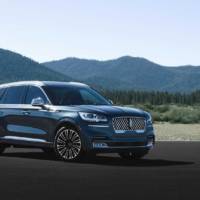 2020 Lincoln Aviator is here and it has a plug-in powertrain