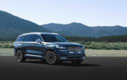 2020 Lincoln Aviator is here and it has a plug-in powertrain