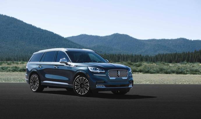 2020 Lincoln Aviator is here and it has a plug-in powertrain