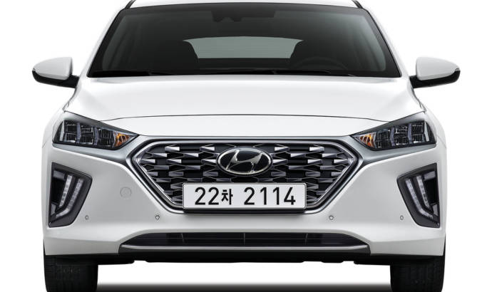 Hyundai unveiled the 2020 Ioniq Hybrid and 2020 Ioniq Plug-in Hybrid cars