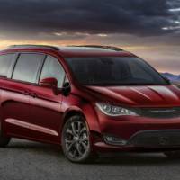Chrysler Pacifica 35th Anniversary launched in US