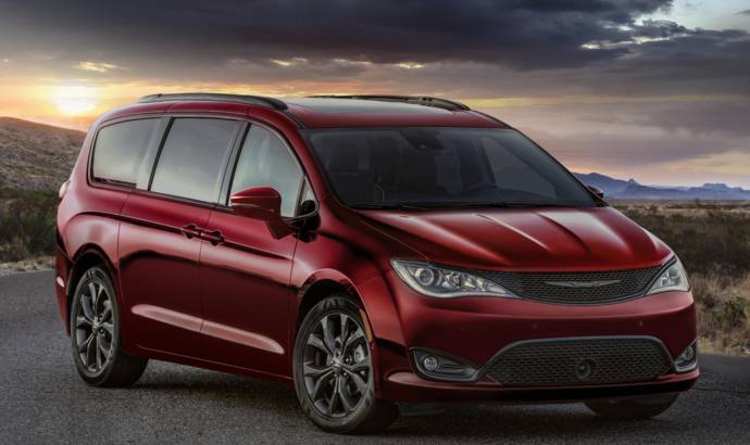 Chrysler Pacifica 35th Anniversary launched in US