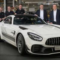 Mercedes-AMG GT facelift enters production. The first unit is a GT R Pro limited edition version