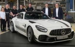 Mercedes-AMG GT facelift enters production. The first unit is a GT R Pro limited edition version