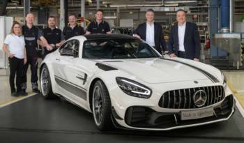 Mercedes-AMG GT facelift enters production. The first unit is a GT R Pro limited edition version