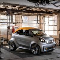 Smart Forease Plus is an electric concept car with detachable roof