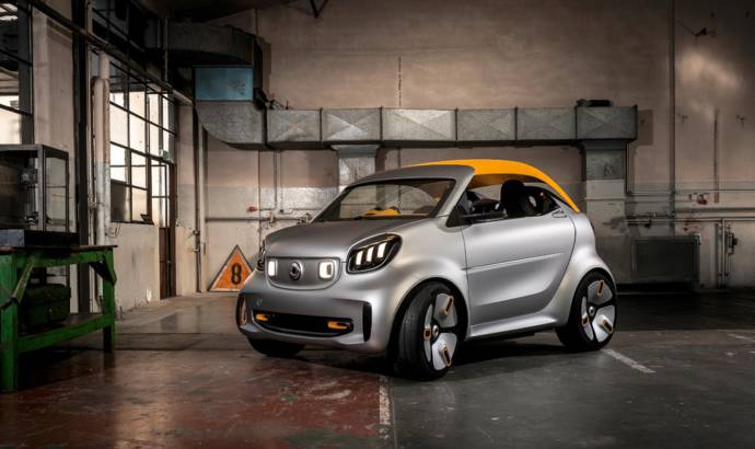 Smart Forease Plus is an electric concept car with detachable roof