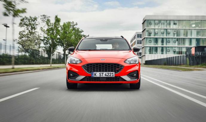 2020 Ford Focus ST Wagon: first official pictures and details