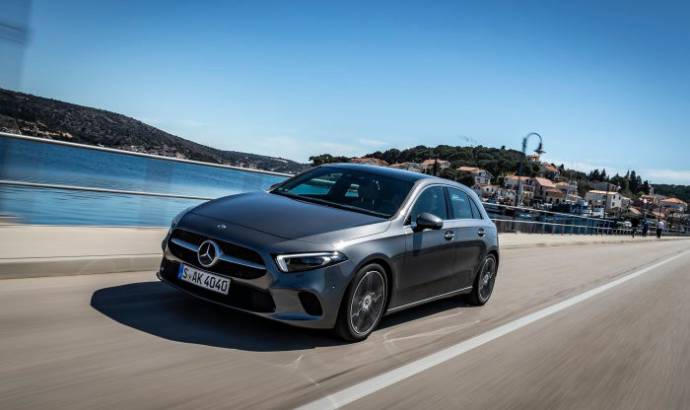 Mercedes-Benz sells about 182000 vehicles worldwide in April