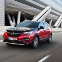 Opel Grandland X gets a plug-in hybrid version