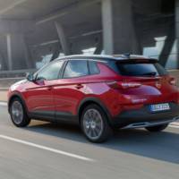Opel Grandland X gets a plug-in hybrid version