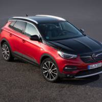 Opel Grandland X gets a plug-in hybrid version