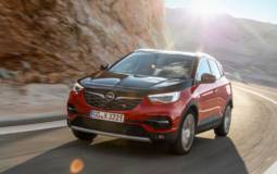 Opel Grandland X gets a plug-in hybrid version