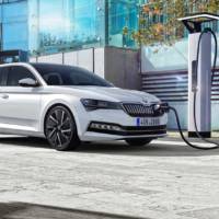 Skoda unveiled the 2020 Superb facelift. It has a PHEV version