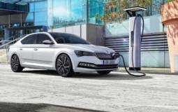 Skoda unveiled the 2020 Superb facelift. It has a PHEV version