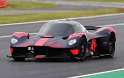 Aston Martin Valkyrie - first public demo run at Silverstone