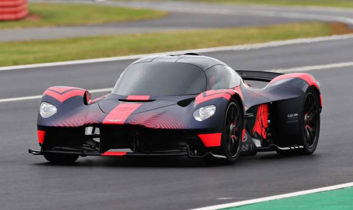 Aston Martin Valkyrie - first public demo run at Silverstone